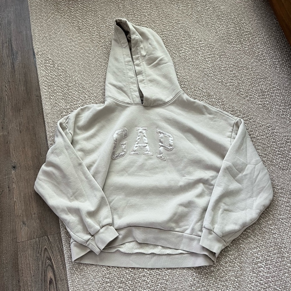 GAP tan monochrome hoodie - size medium